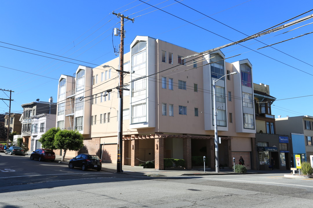 301 Judah St in San Francisco, CA - Building Photo