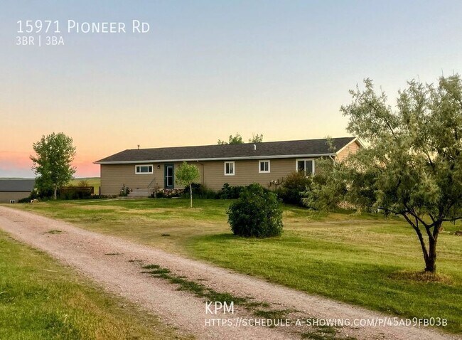 15971 Pioneer Rd in New Underwood, SD - Building Photo - Building Photo