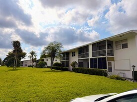 136 Coventry I in West Palm Beach, FL - Building Photo