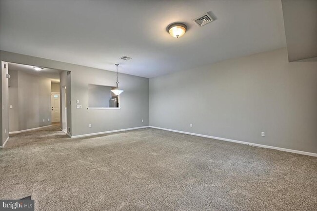 2086 Deer Run Dr in Hummelstown, PA - Building Photo - Building Photo