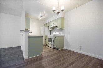 20234 Cantara St, Unit 269 in Los Angeles, CA - Building Photo - Building Photo