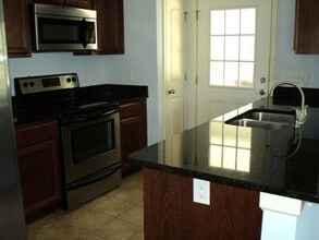 335 Embry Ln in Auburn, AL - Building Photo - Building Photo