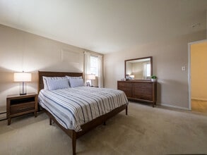 College Arms Apartments in Collegeville, PA - Building Photo - Interior Photo