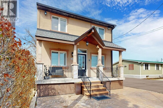 22 Trillium Ave in Hamilton, ON - Building Photo - Building Photo