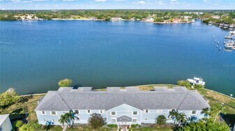 5001 Starfish Dr SE in St. Petersburg, FL - Building Photo
