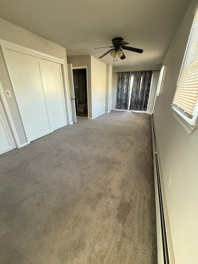 33 Canoebirch Rd in Levittown, PA - Building Photo - Building Photo