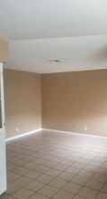 2680 Menlo Square Dr in Las Vegas, NV - Building Photo - Building Photo