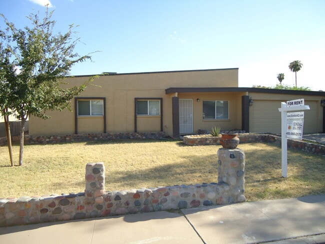 1835 E Farmdale Ave in Mesa, AZ - Building Photo - Building Photo