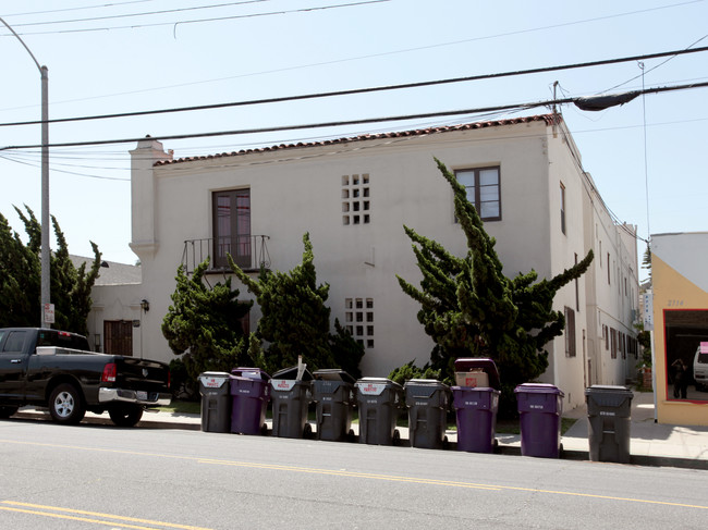 2720 E 4th St in Long Beach, CA - Building Photo - Building Photo