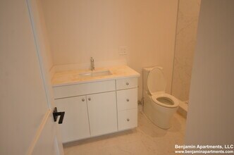 16-18 Highgate St. Unit 102 in Boston, MA - Foto de edificio - Building Photo