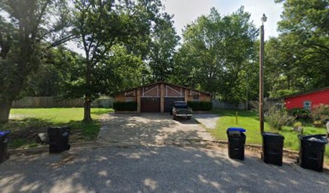 property at 128-130 Queens Ct