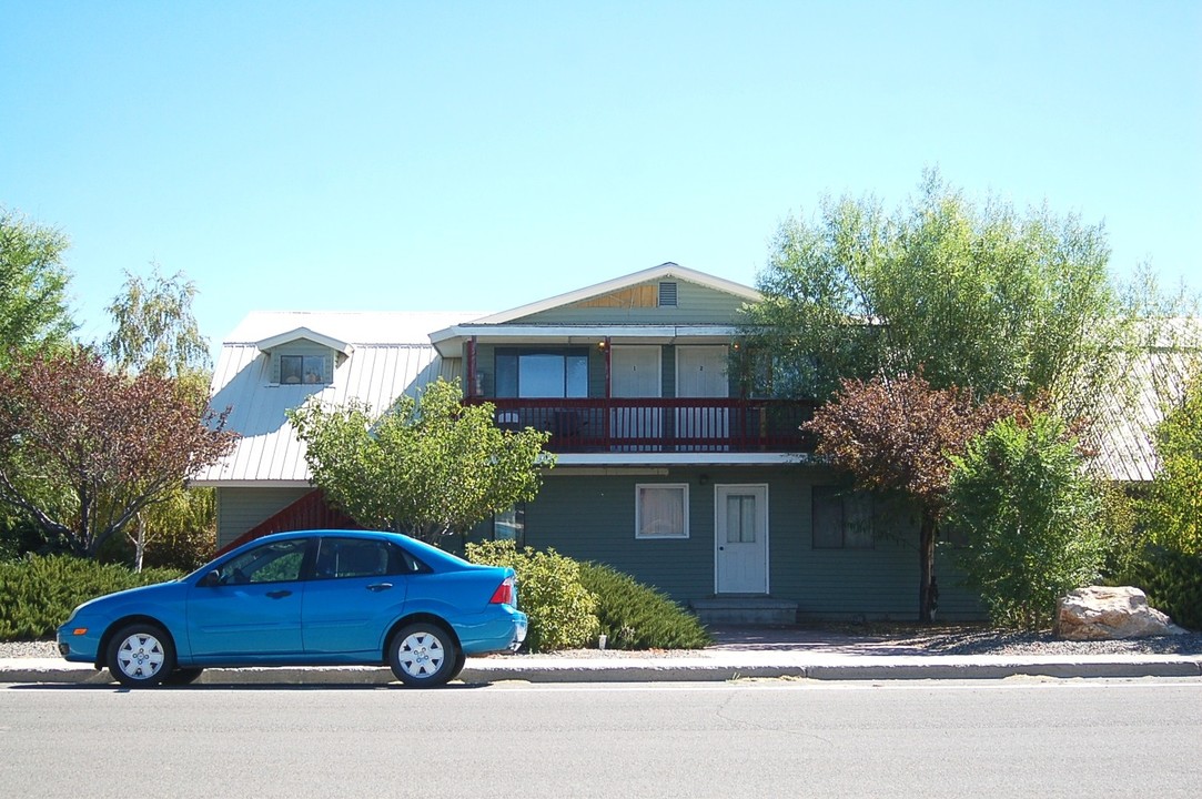 764 Humboldt Ave in Wells, NV - Foto de edificio