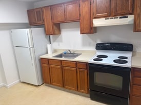 8 East St in New Milford, CT - Building Photo