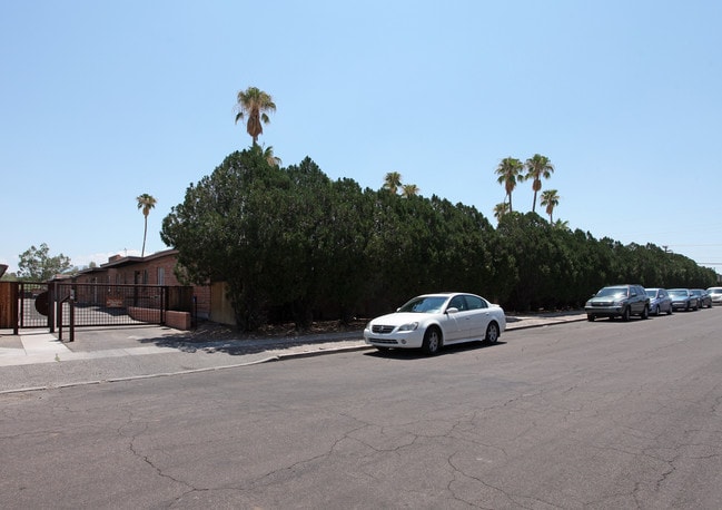 Glenn Terrace Townhomes in Tucson, AZ - Foto de edificio - Building Photo