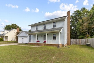 2047 Birchcreft Dr in Fayetteville, NC - Building Photo - Building Photo