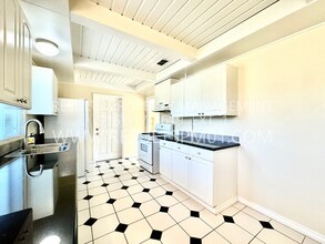 2328 Cortez Ln in Sacramento, CA - Building Photo - Building Photo