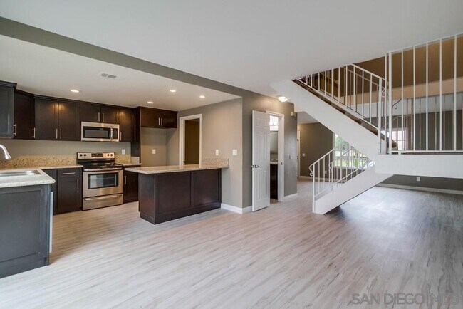 2989 Village Pine Dr in San Diego, CA - Building Photo - Building Photo