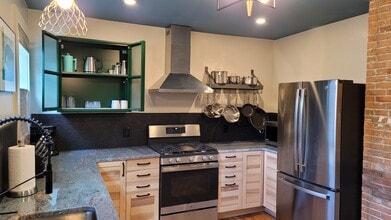 55 Buffum St, Unit 2 in Salem, MA - Building Photo - Building Photo