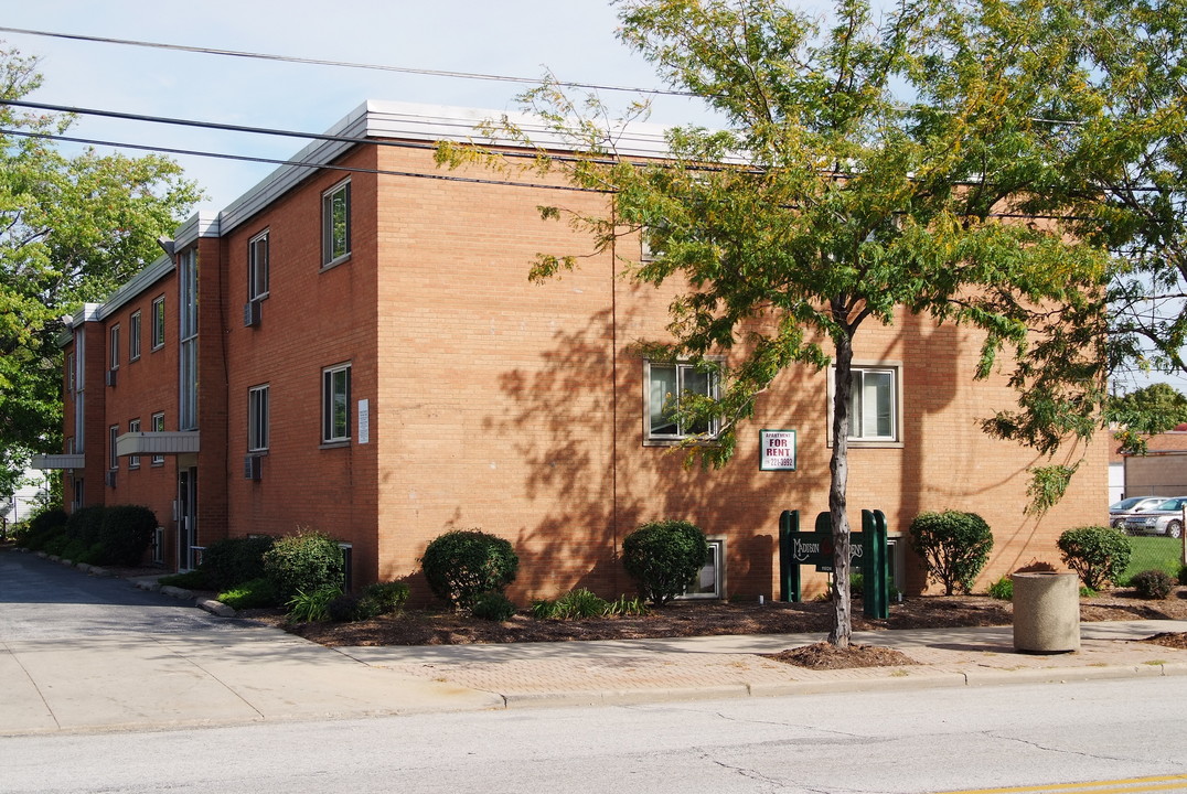 Madison Gardens Apartments in Lakewood, OH - Building Photo