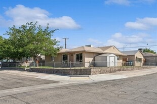 600 Federal St in Henderson, NV - Building Photo
