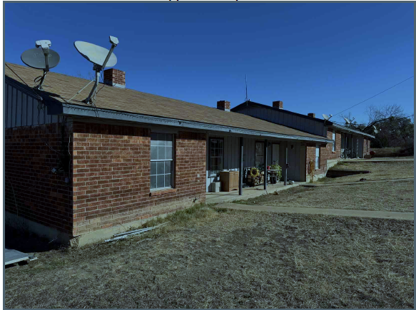 1014 W 2nd St in Brady, TX - Building Photo