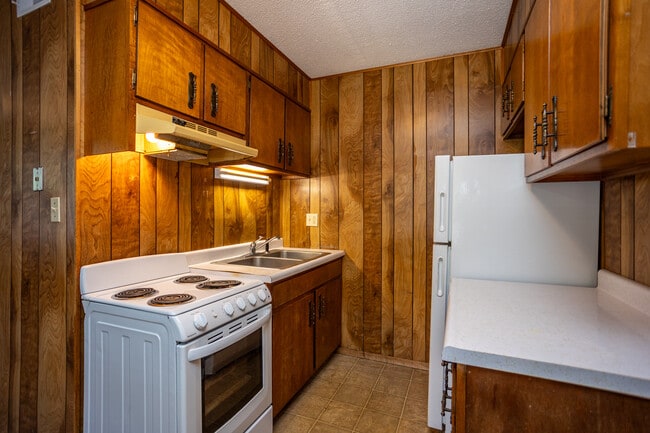 East Court Apartments in Rogersville, TN - Foto de edificio - Interior Photo