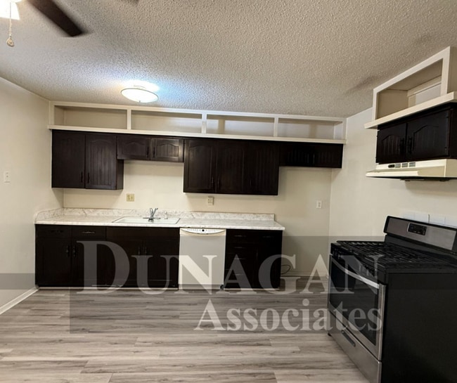 201 N Mesquite St in Carlsbad, NM - Building Photo - Building Photo