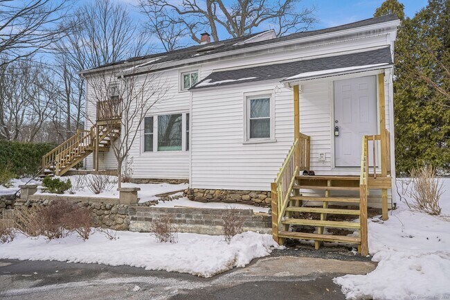 54 Nicholdale Rd in Shelton, CT - Building Photo - Building Photo