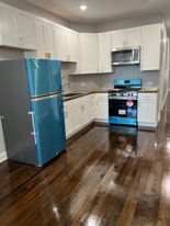 5921 W Corcoran Pl in Chicago, IL - Building Photo