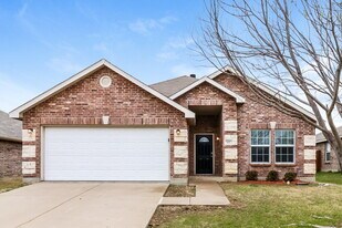817 Cathy Dr in Burleson, TX - Building Photo