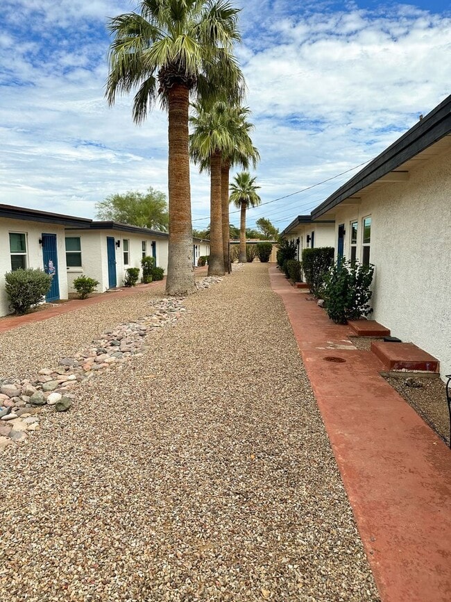 property at 1350 N Country Club Rd