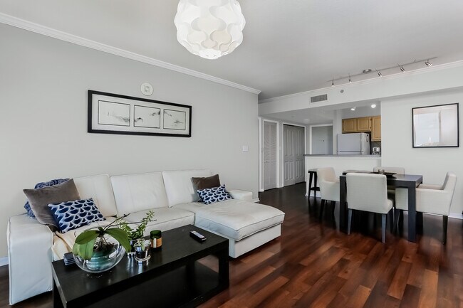 2665 SW 37th Ave, Unit 1404 in Miami, FL - Building Photo - Building Photo