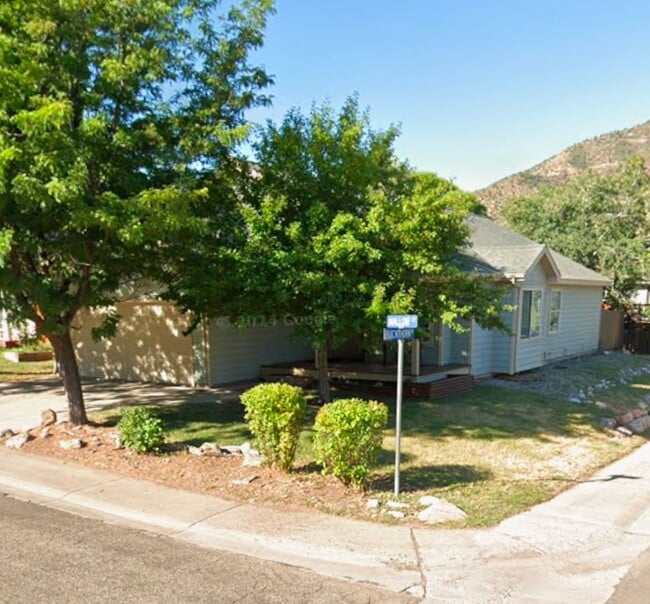 property at 201 Mallow Ct