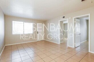 2747 E Chipman Rd in Phoenix, AZ - Building Photo - Building Photo