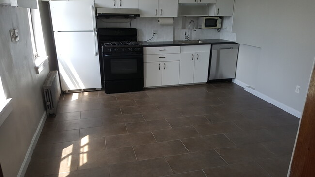 14 Skillman Ave, Unit 3 in Brooklyn, NY - Building Photo - Building Photo
