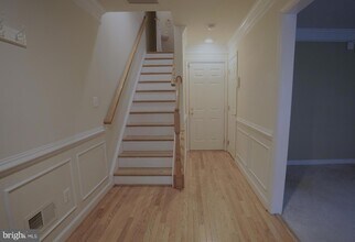 1609 Leeds Castle Dr in Vienna, VA - Foto de edificio - Building Photo