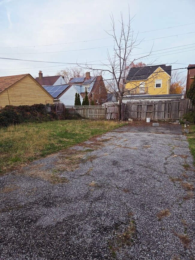 18101 Schenely Ave in Cleveland, OH - Building Photo - Building Photo