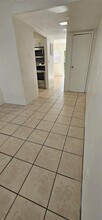 502 Phippen Waiters Rd in Dania Beach, FL - Building Photo - Building Photo