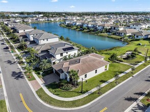 17564 SW 41st St in Miramar, FL - Building Photo - Building Photo