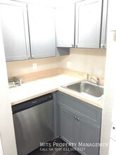 1220 Lilac Dr N in Minneapolis, MN - Building Photo - Building Photo