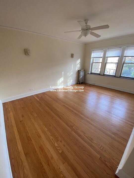 5238 N Rockwell St in Chicago, IL - Building Photo