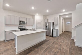 205 Lavaca River Ln in Hutto, TX - Building Photo - Building Photo