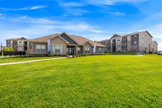 The Prairie Luxury Apartments in Dardenne Prairie, MO - Foto de edificio - Building Photo