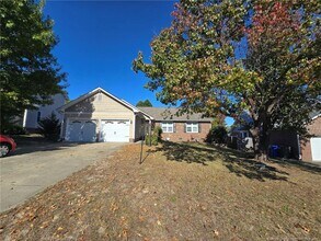 5544 Bear Creek Cir in Fayetteville, NC - Building Photo - Building Photo