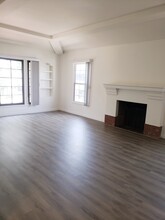 219 S Martel Ave, Unit 219 in Los Angeles, CA - Foto de edificio - Building Photo