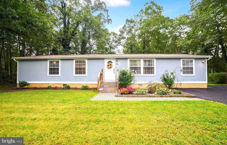 21635 Atalanta St in Lexington Park, MD - Foto de edificio