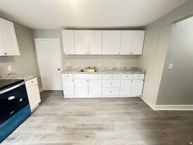 15 Fletcher St in Nashua, NH - Building Photo