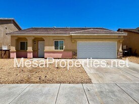 15219 Hallmark Ln in Victorville, CA - Building Photo