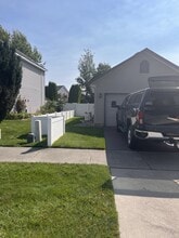 8182 N Brookside Dr in Hayden, ID - Foto de edificio - Building Photo