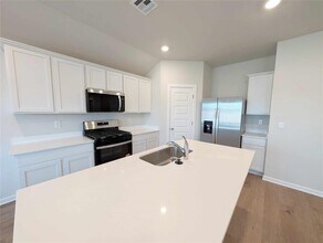 2917 Ember Dr in Oklahoma City, OK - Building Photo - Building Photo